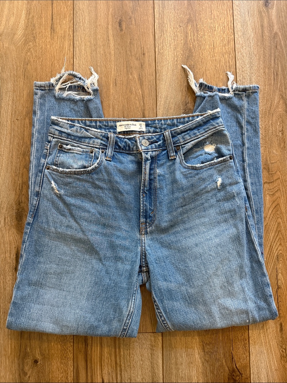 Abercrombie & Fitch Light Blue Distressed Cropped Jeans